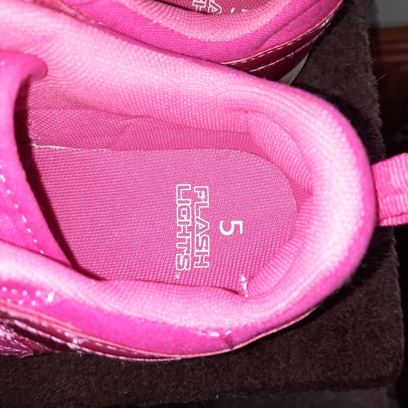 Light up sneakers - Picture 3 of 4